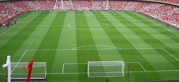 Futbol sahasının boyu (taç çizgisi) kaç metredir?